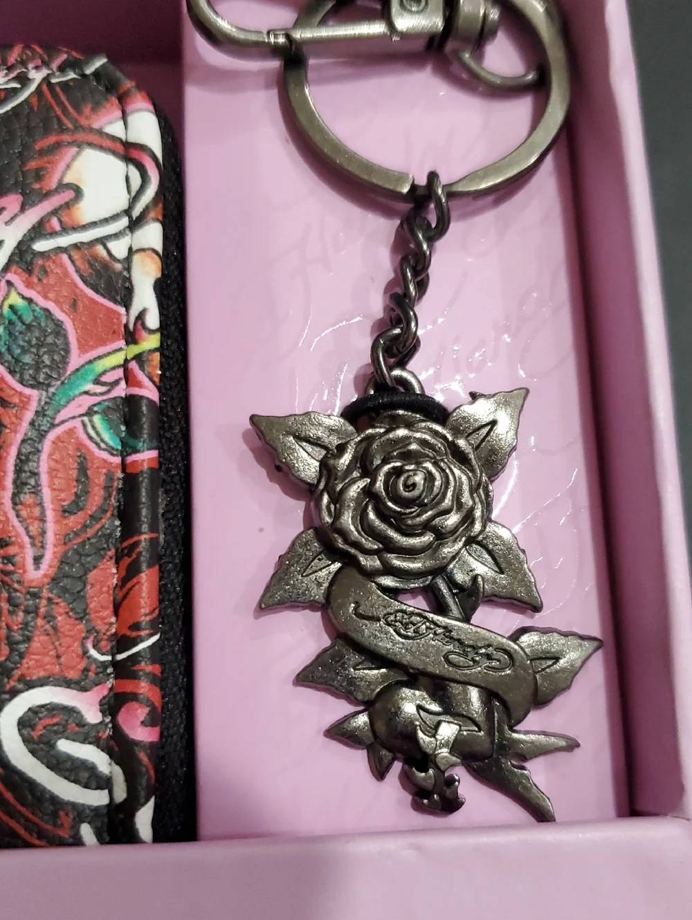 Ed Hardy‎ red black Ed Hardy printed gunmetal rose charm key ring wallet set new